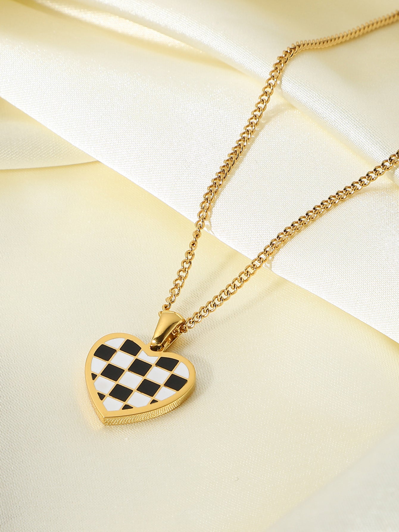 Checkerboard Heart Pendant Chain Necklace