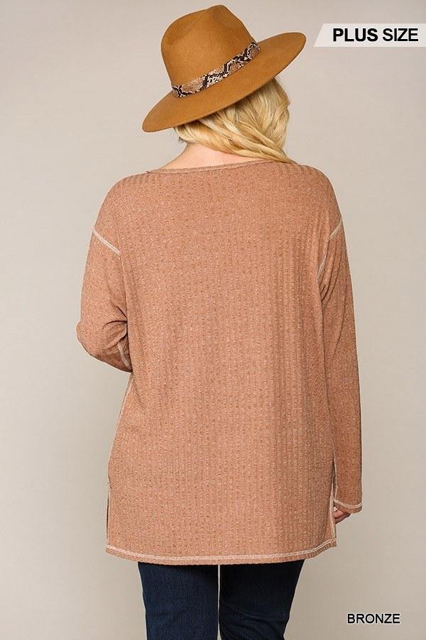 Two-tone Ribbed Tunic Top With Side Slits - Pearlara