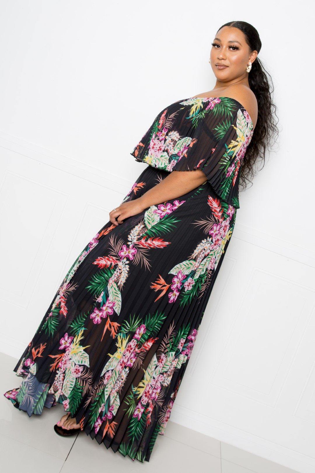 Tropical Printed Off Shoulder Pleated Maxi Dress - Pearlara